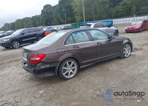 2013 Mercedes-Benz C 250 Sport из США, поврежденный, VIN WDDGF4HB2DR294096